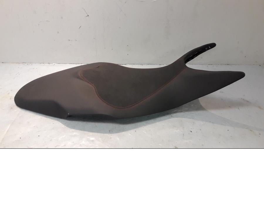 Framsidan på Sadel från en Ducati Supersport 939 -2018 motorcykel.