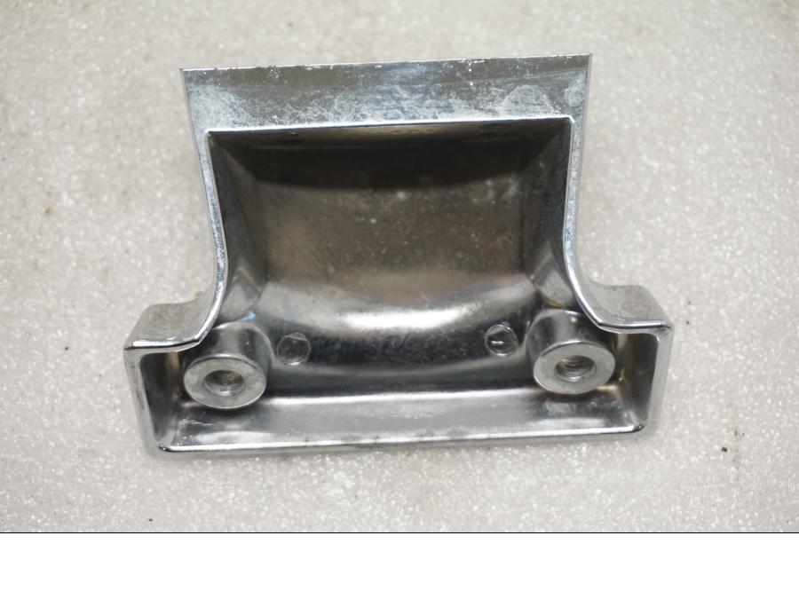 Höger sida på Skylthållare från en Suzuki VL 800 -2004 motorcykel.