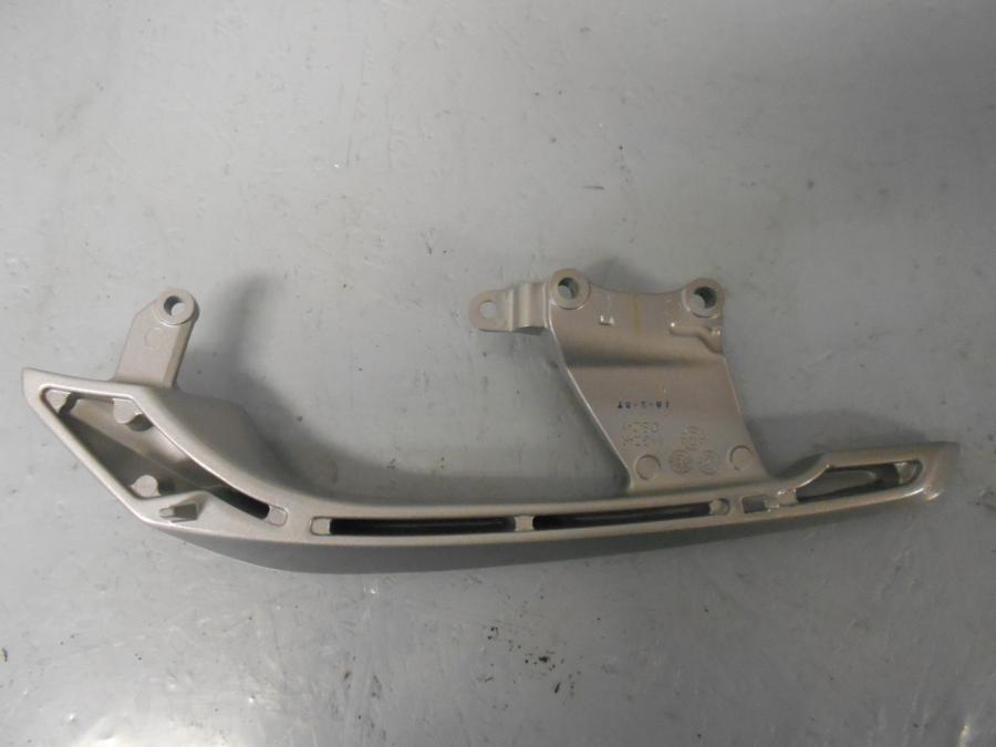 Höger sida på Passagerarhandtag från en Honda CB500x -2014 motorcykel.