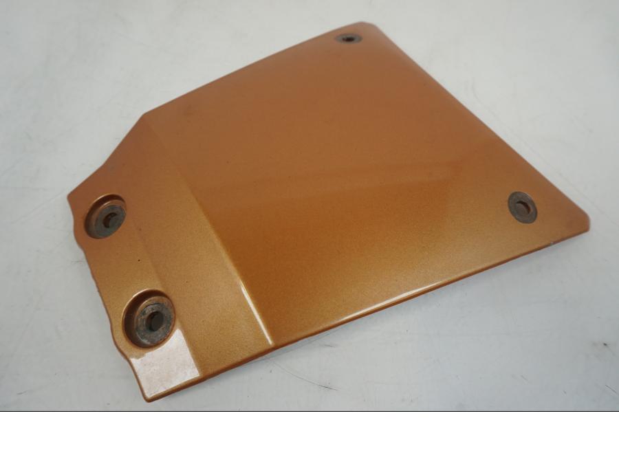 Vänster sida på Toppkåpa från en BMW F 650 CS -2002 motorcykel.