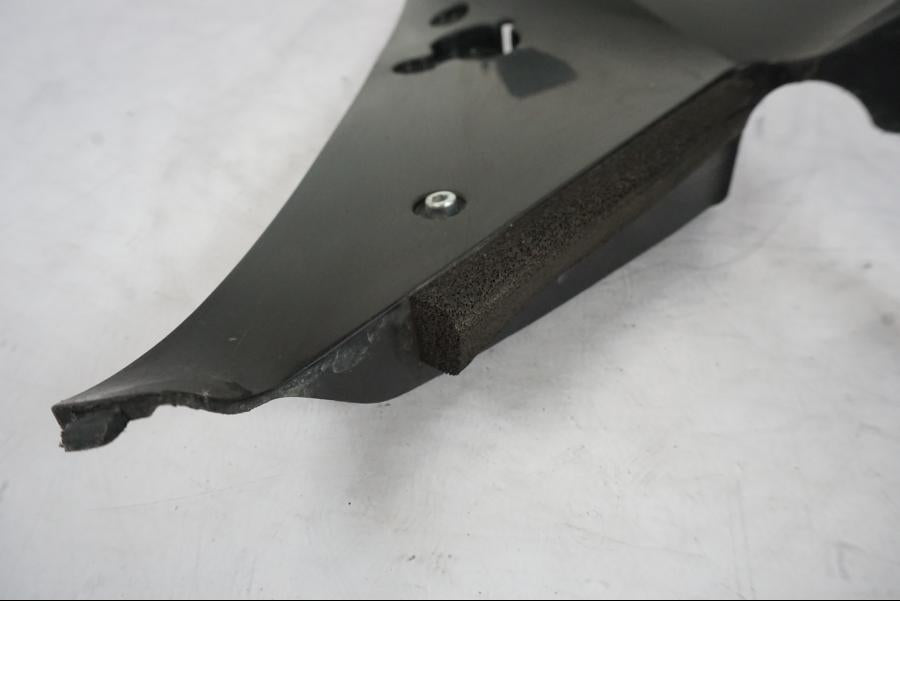 Vänster sida på Innerskärm från en Honda CBR 900 RR -2003 motorcykel.