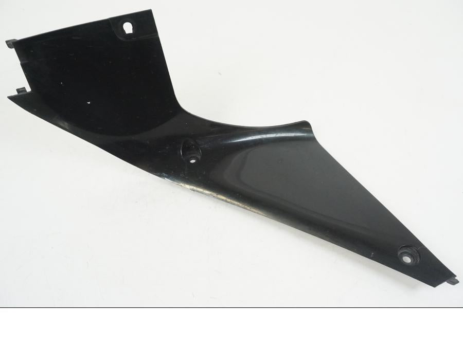 Framsidan på Toppkåpa från en Yamaha YZF 1000 R1 -2006 motorcykel.