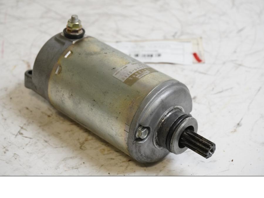 Framsidan på Startmotor från en Triumph Tiger -2004 motorcykel.