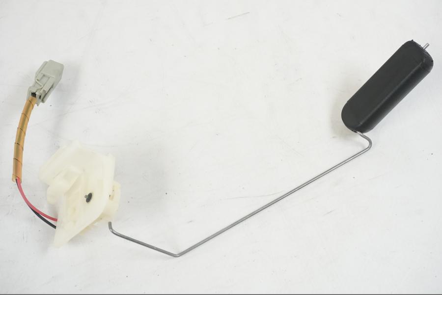 Framsidan på Bensinnivågivare från en Suzuki VZR 1800 -2009 motorcykel.