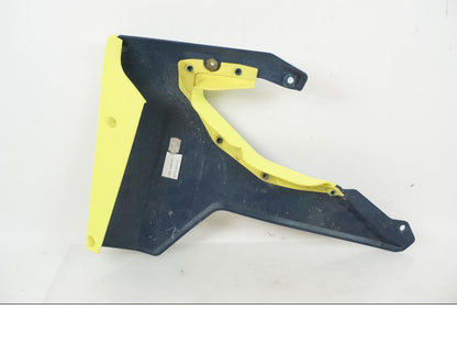 Baksidan på Kåpor från en Husqvarna 701 SUPERMOTO ABS -2016 motorcykel.