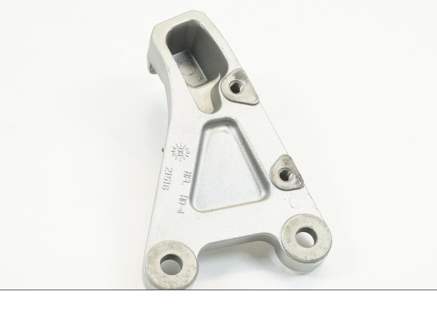 Höger sida på Fotpinnefäste från en Honda CBR 1000 RR -2010 motorcykel.