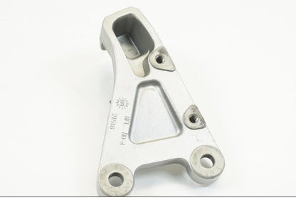 Höger sida på Fotpinnefäste från en Honda CBR 1000 RR -2010 motorcykel.