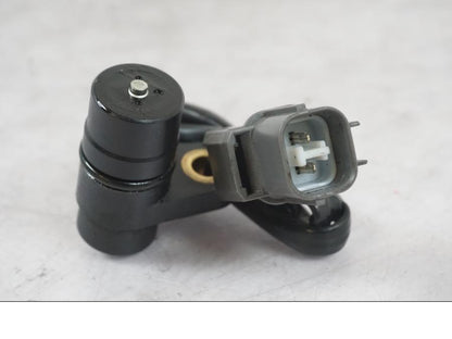 Vänster sida på Kamaxelgivare från en Kawasaki ZZ-R 1400 -2009 motorcykel.