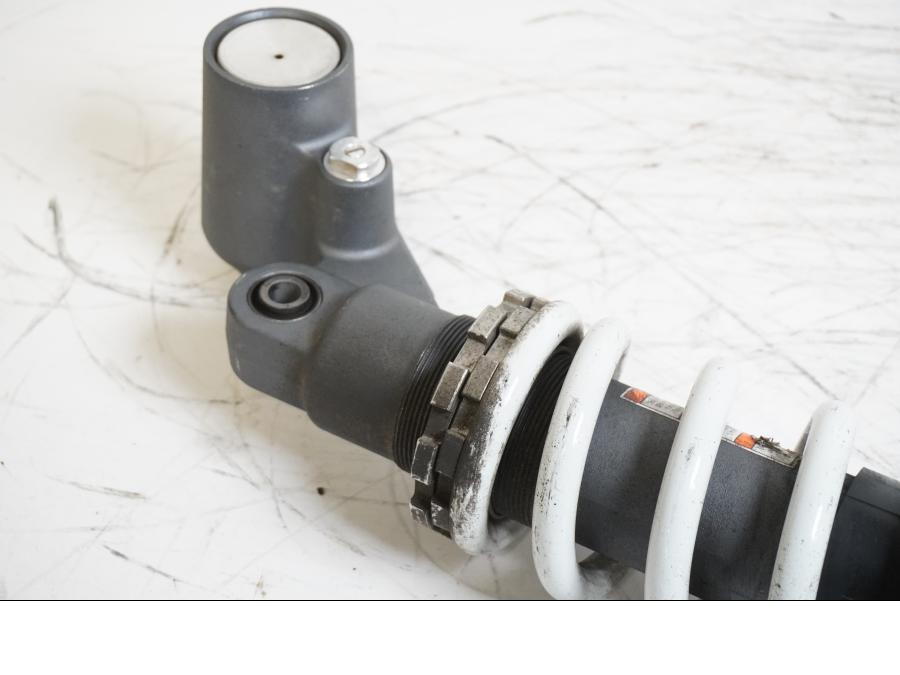 Höger sida på Stötdämpare från en Suzuki GSX 1300 BK -2008 motorcykel.