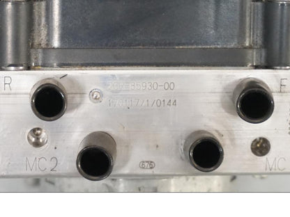 Baksidan på ABS Modulator från en Yamaha YZF 1000 R1 -2017 motorcykel.