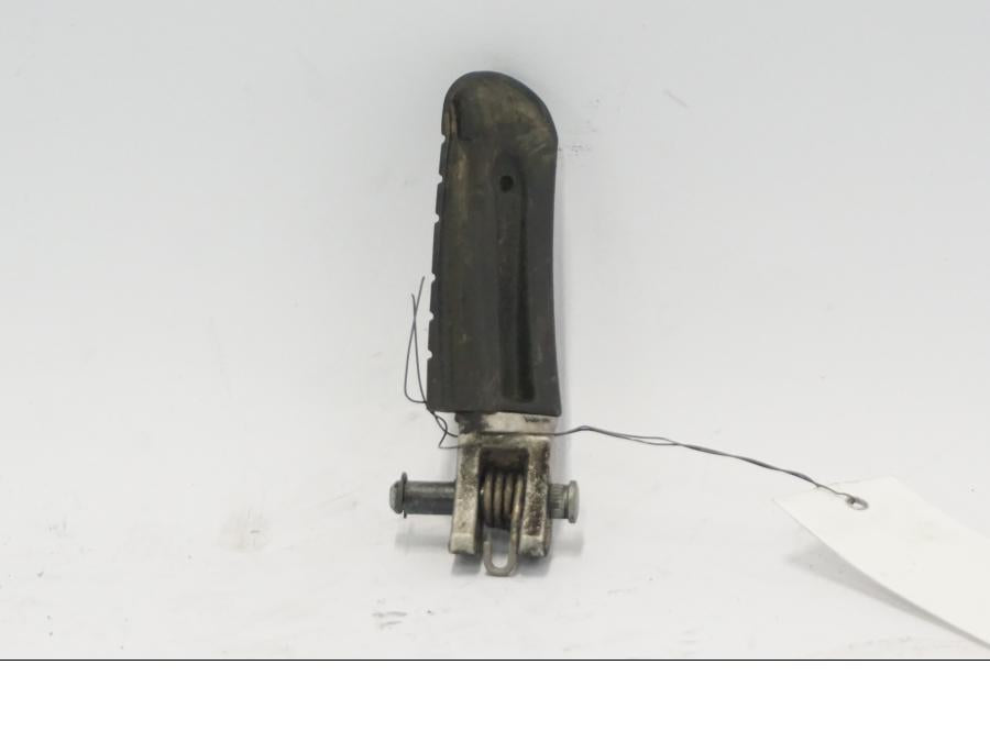 Baksidan på Fotpinne från en KTM 790 Duke -2018 motorcykel.