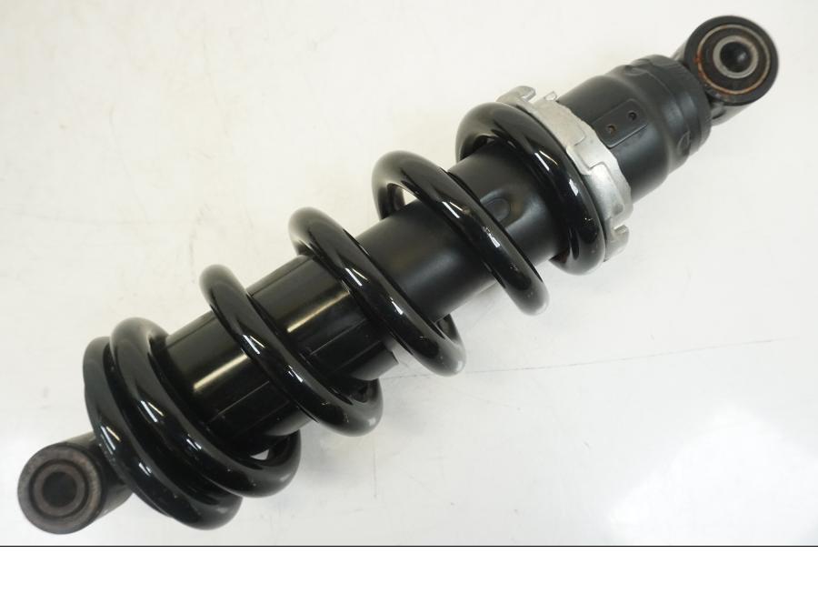 Snett uppifrån på Stötdämpare från en Kawasaki ER-6N -2015 motorcykel.