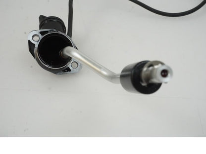 Höger sida på Oljenivågivare från en KTM 1290 Super Duke -2019 motorcykel.