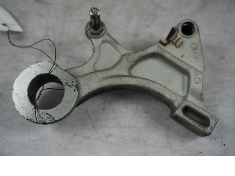 Höger sida på Bromsoksfäste från en Honda CBR 1000 RR -2010 motorcykel.