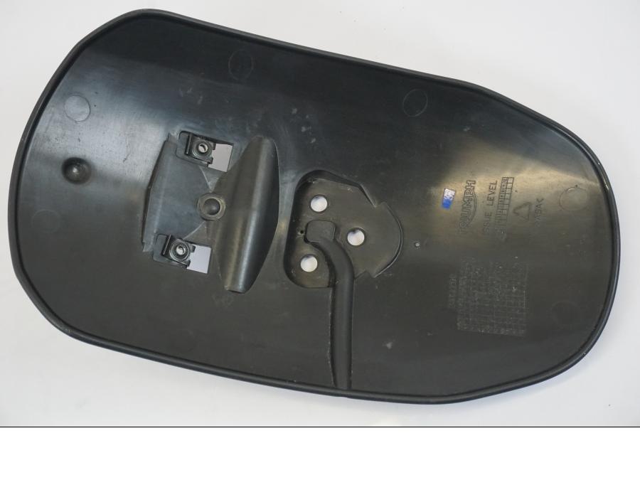 Vänster sida på Stänkskydd från en Triumph Trident -2021 motorcykel.