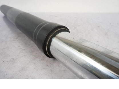 Vänster sida på Gaffelben från en KTM 990 Super Duke -2006 motorcykel.