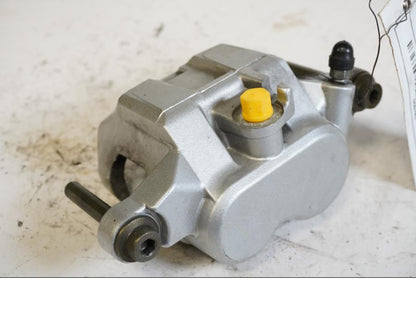 Framsidan på Bromsok från en Yamaha XVS 650 -2002 motorcykel.