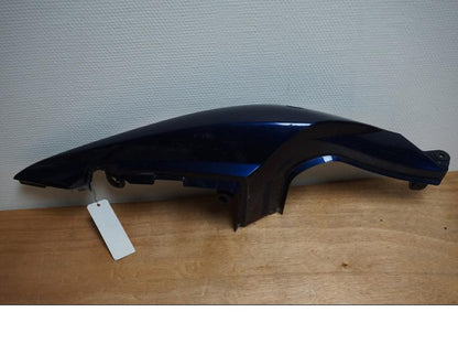 Framsidan på Bakvinge från en Suzuki SV 1000 -2004 motorcykel.