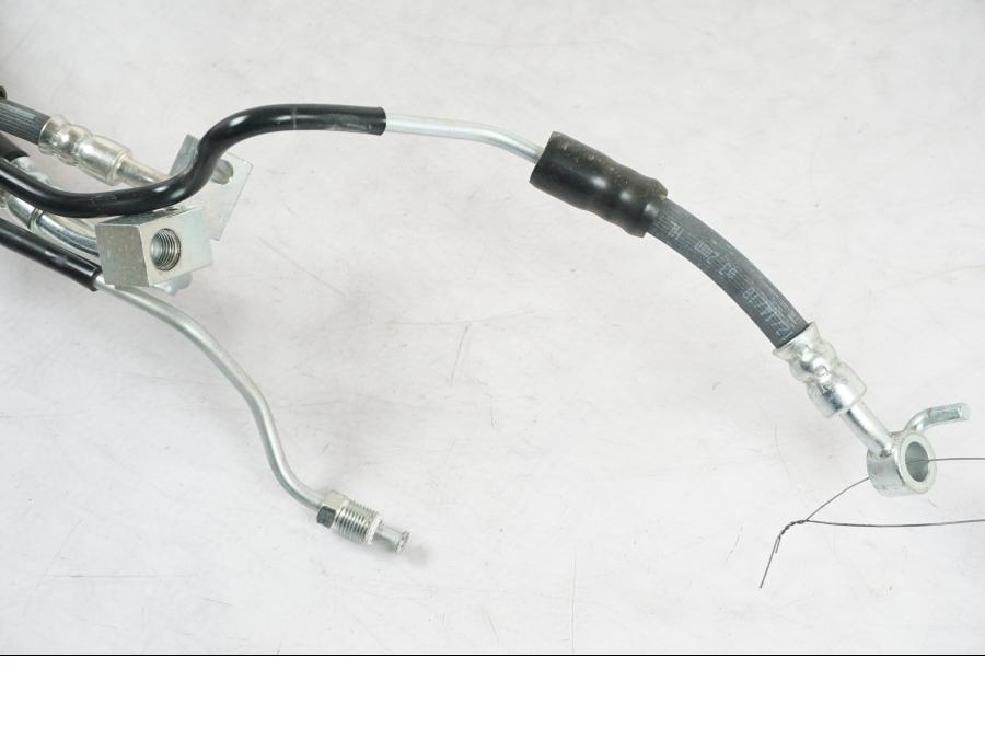 Baksidan på Bromsledning från en Kawasaki Z 900 -2019 motorcykel.