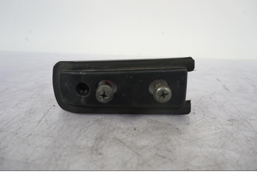 Baksidan på Fotpinnegummi från en Kawasaki ER-6F -2010 motorcykel.