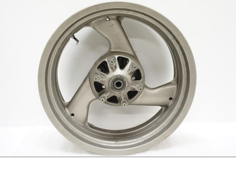 Baksidan på Fälg från en Ducati Monster 900 -1998 motorcykel.