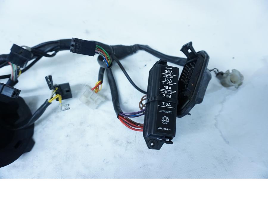 Höger sida på Kablage från en Ducati 750 SS -1995 motorcykel.