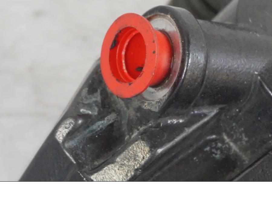 Höger sida på Bromsok från en Kawasaki KL 650A -1987 motorcykel.