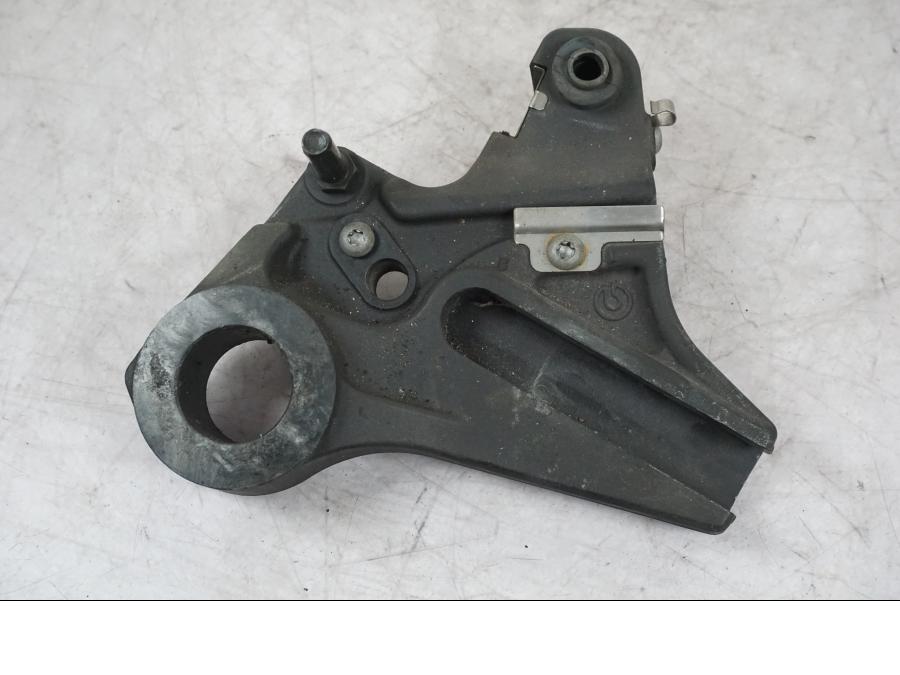 Framsidan på Bromsoksfäste från en BMW S 1000 RR -2011 motorcykel.