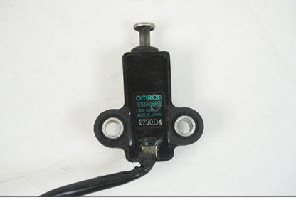 Snett nerifrån på Sidostödsbrytare från en Suzuki GSX-R 750 -2001 motorcykel.