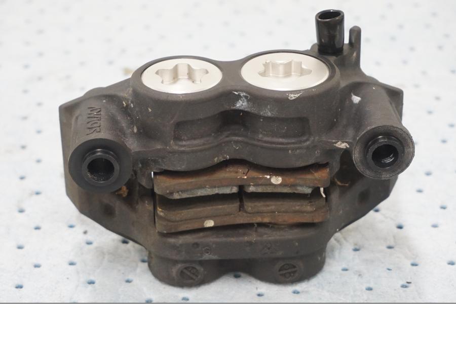 Baksidan på Bromsok från en Yamaha MT-09 Tracer -2019 motorcykel.