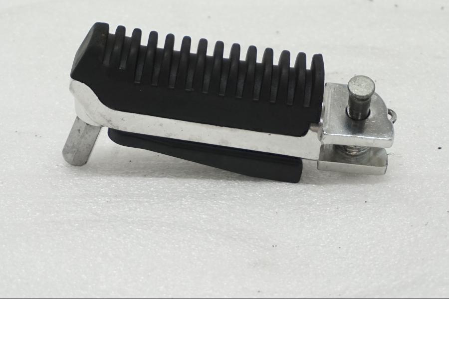 Baksidan på Fotpinne från en Suzuki GSX 1300 BK -2008 motorcykel.