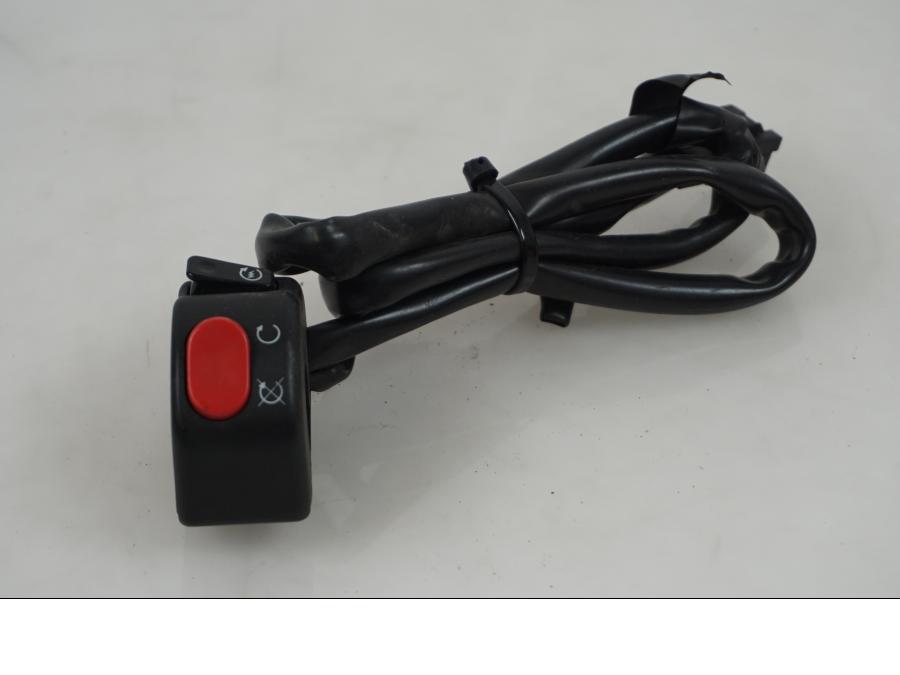 Framsidan på Styrelreglage från en Triumph Street Triple R -2009 motorcykel.