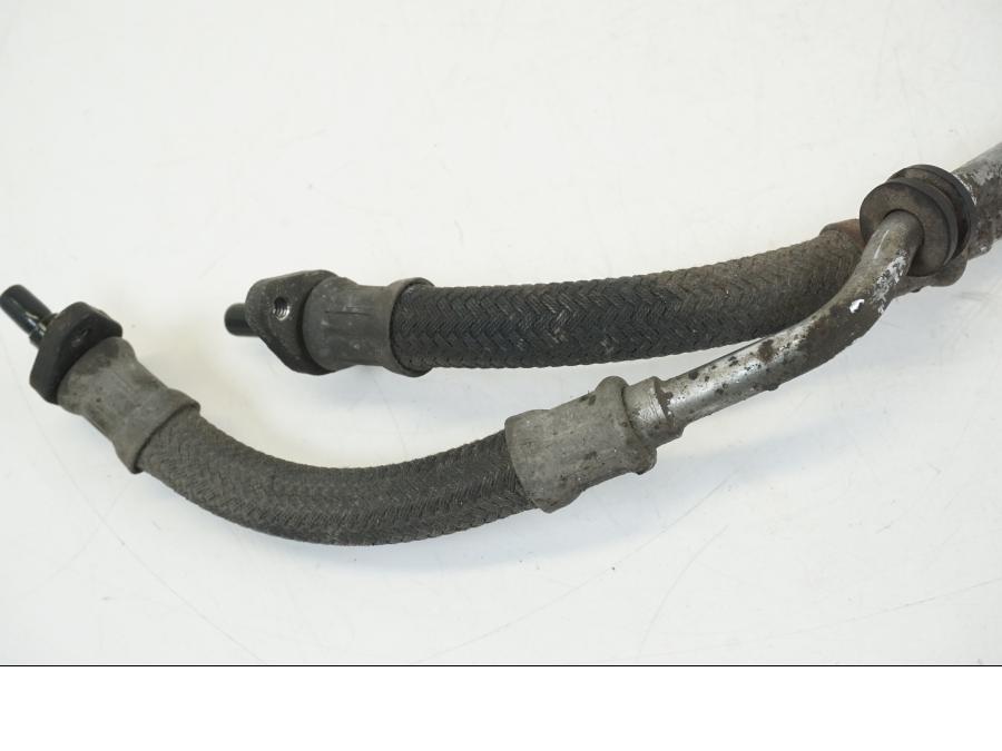 Extrabild2 på Oljekylslang från en Honda CB 750 -2002 motorcykel.