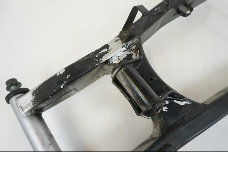 Höger sida på Sving från en Suzuki GSX 600 F -1998 motorcykel.