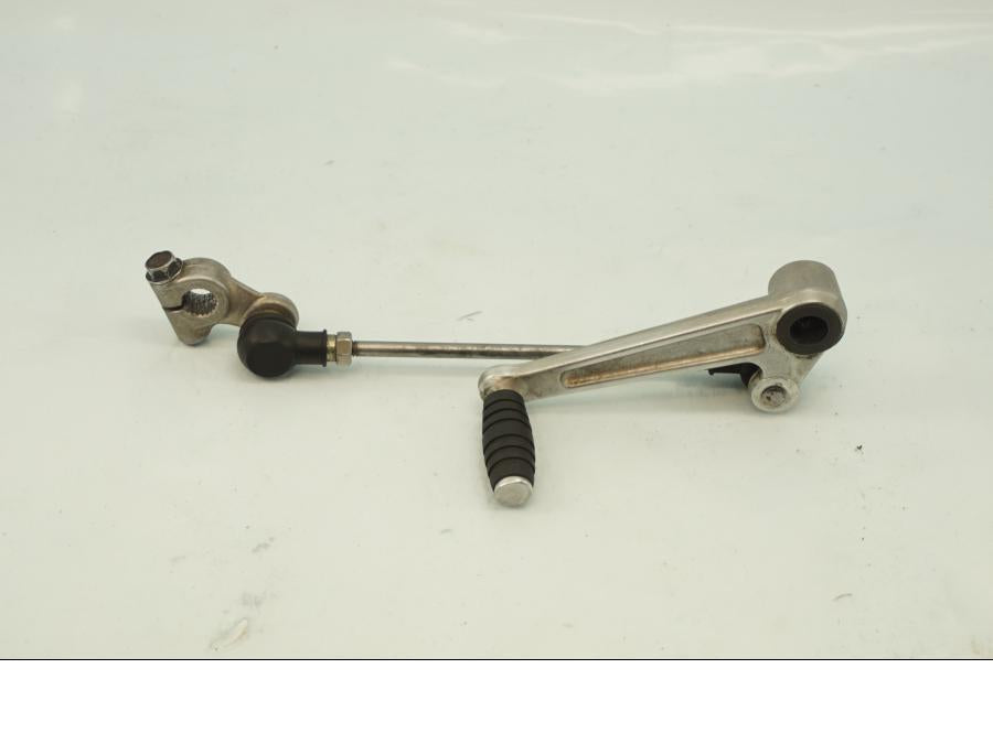 Framsidan på Växelpedal från en Suzuki GSX 1300 R -2003 motorcykel.