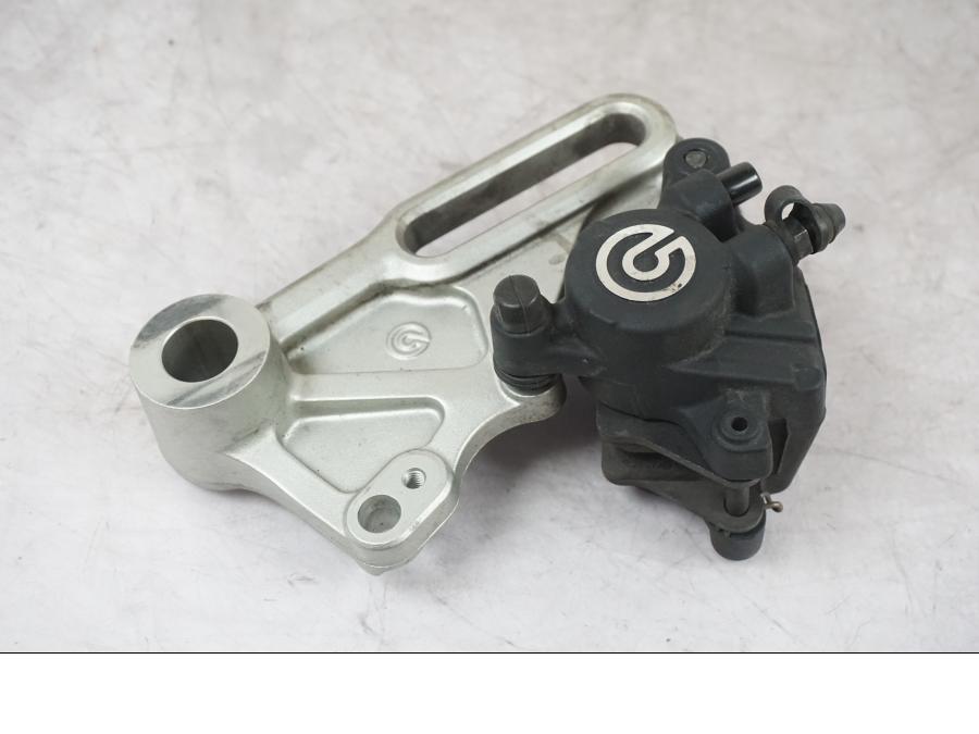 Framsidan på Bromsok från en BMW F 800 R -2018 motorcykel.