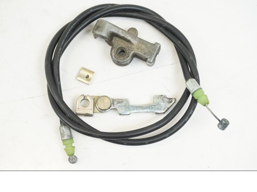 Framsidan på Sadellåsmekanism från en Honda VFR 800 -2003 motorcykel.