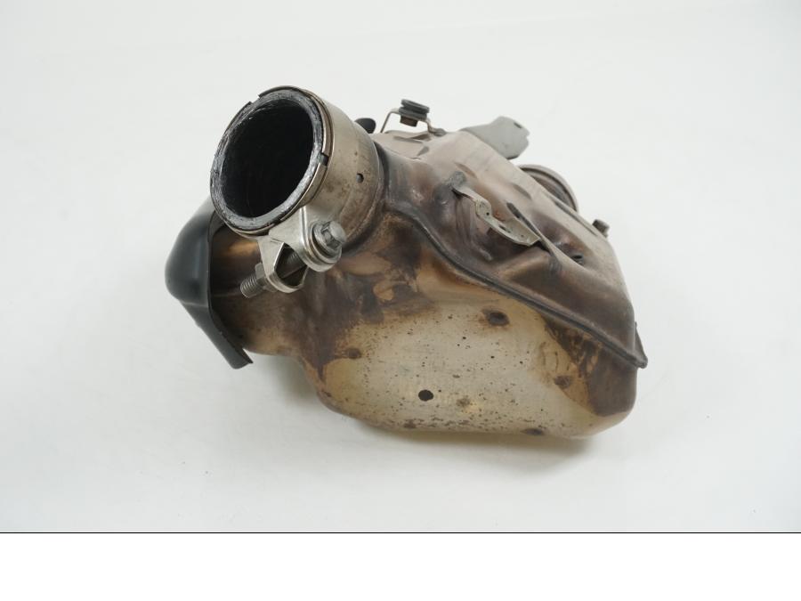 Baksidan på Mellanburk från en Kawasaki ZX-10R -2008 motorcykel.