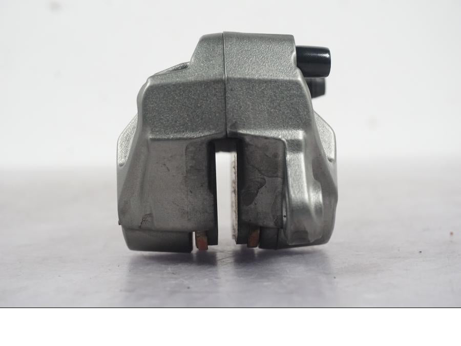 Höger sida på Bromsok från en KTM 1290 Super Duke R -2022 motorcykel.