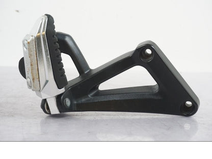 Extrabild6 på Fotpinne från en Suzuki GSF 1250 -2010 motorcykel.