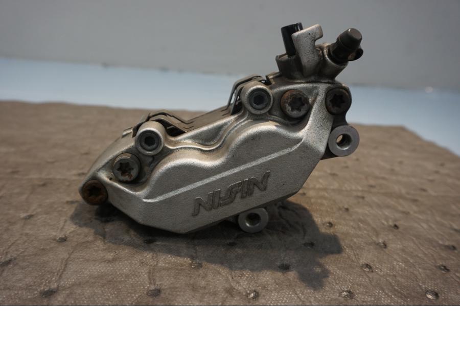 Framsidan på Bromsok från en Honda CBR 900 RR -1999 motorcykel.