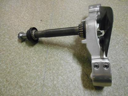 Höger sida på Gaffelkrona från en Suzuki M 1800 -2007 motorcykel.