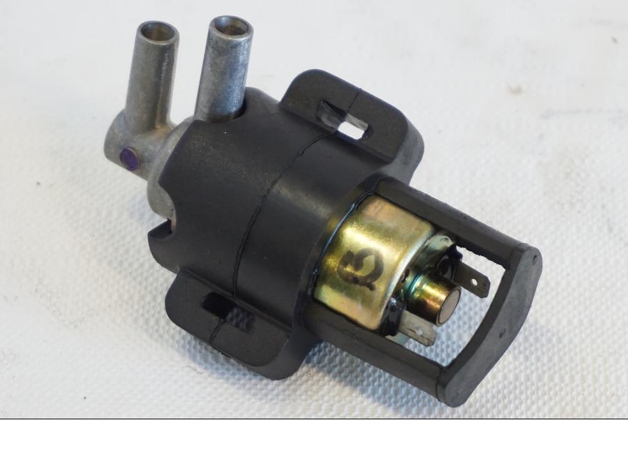 Framsidan på Luftburksventil från en Kawasaki VN 1500 Mean Streak -2002 motorcykel.