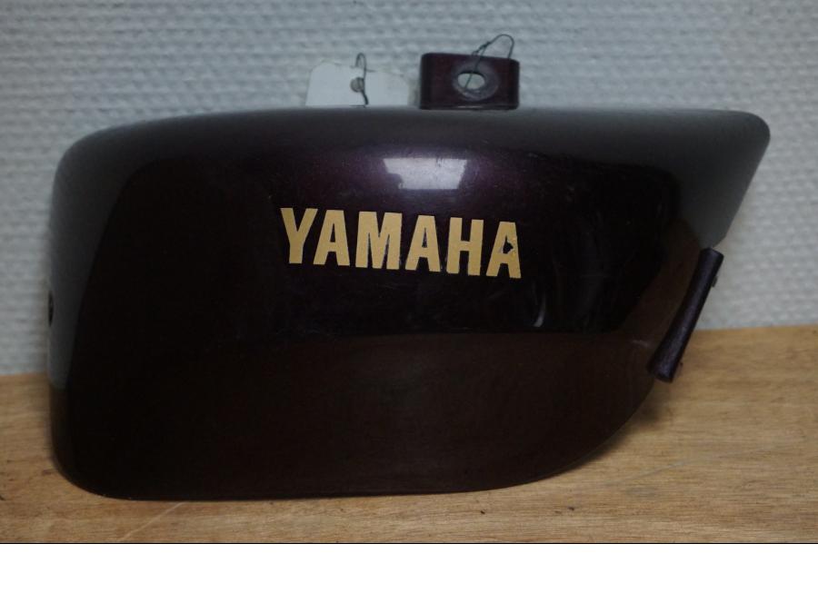 Framsidan på Sidopanel från en Yamaha XV 535 -1996 motorcykel.