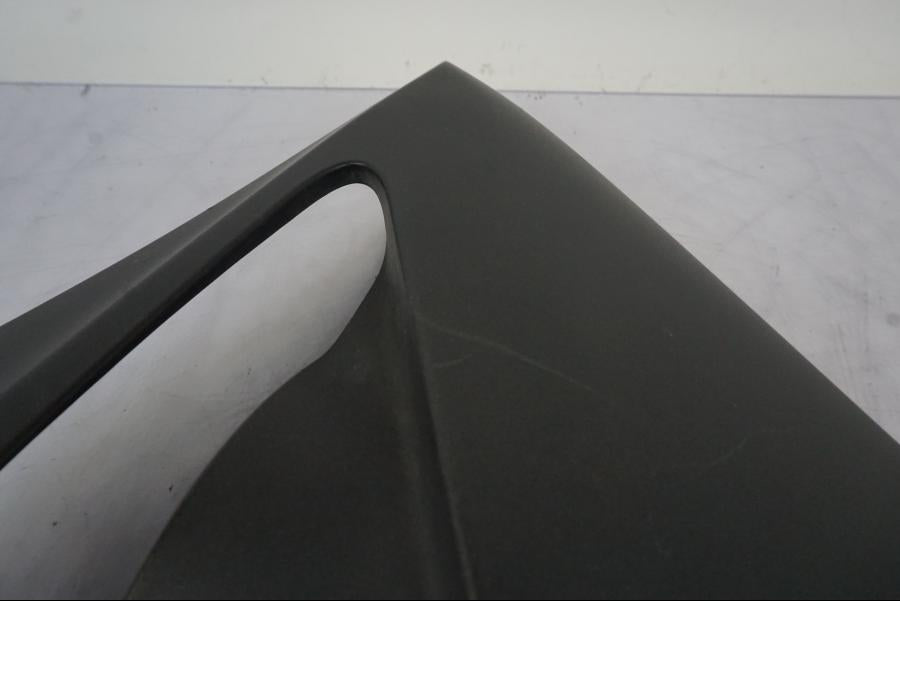 Höger sida på Magkåpa från en Kawasaki ER-6F -2010 motorcykel.