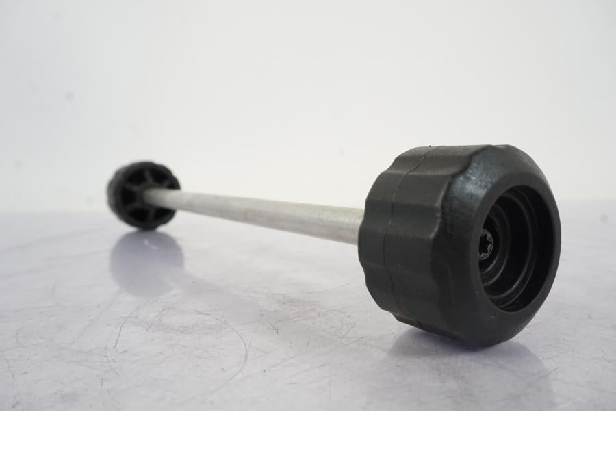 Baksidan på Kraschpuckar från en KTM 790 Duke -2019 motorcykel.