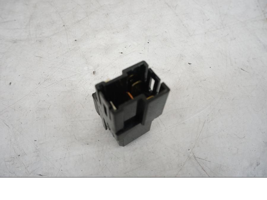 Höger sida på Relä från en Yamaha MT 125 -2017 motorcykel.