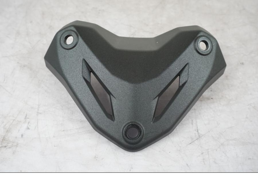 Framsidan på Toppkåpa från en BMW F 800 R -2018 motorcykel.