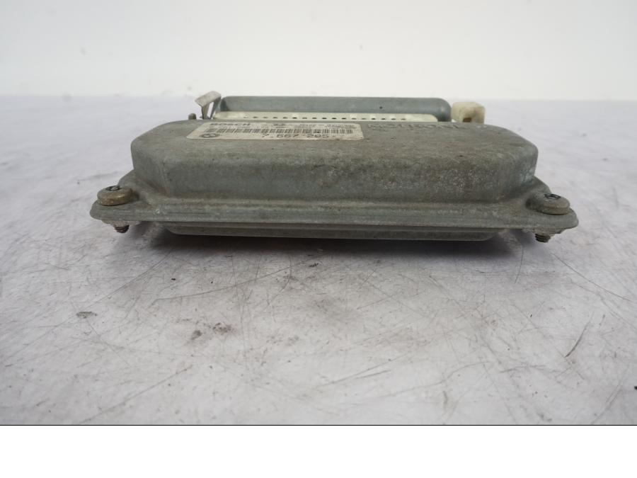 Baksidan på Motronic styrenhet från en BMW R 1150 GS -2002 motorcykel.