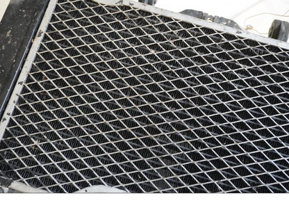 Höger sida på Vattenkyl från en Yamaha TDM 850 -1996 motorcykel.